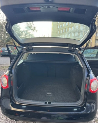 Volkswagen Passat cena 14000 przebieg: 281000, rok produkcji 2009 z Warszawa małe 137